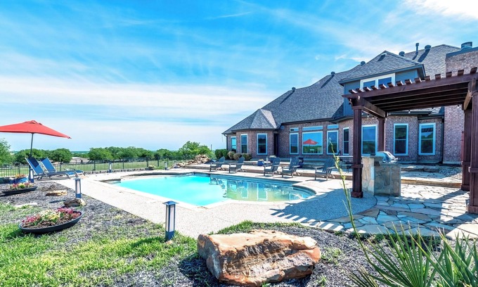 Ponder Other | Charming farmhouse in Countryside with Pool & great views for 16 guests