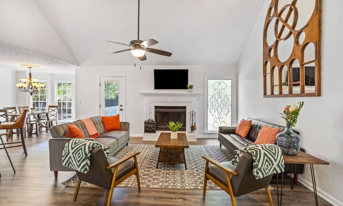 Clarkdale House | Charming Farmhouse Inspired Home with Pool