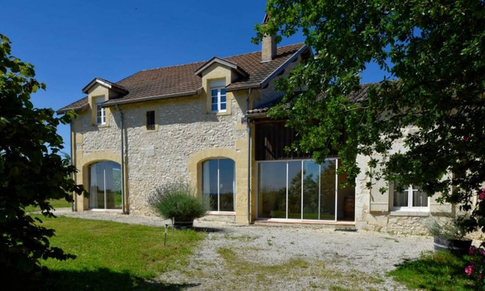 Saussignac Cottage | Charming Farmhouse with Private Pool, Near Bergerac Vineyards