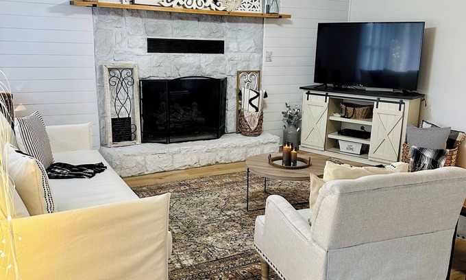 Stanley Other | Charming farmhouse with fitness equipment & Wifi!
