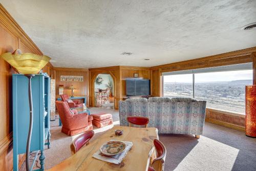 Farmington House | Charming Farmington Home about 16 Mi to Aztec Ruins!