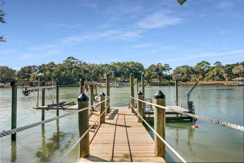Palm Coast House | Charming Fishing Cabin Has It All, Full Dock and Summer Kitchen, Access to SUPs, Bikes, Beach Gear