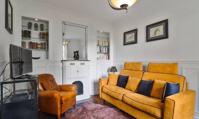 Saint-Victor Apartment | Charming flat in old Paris