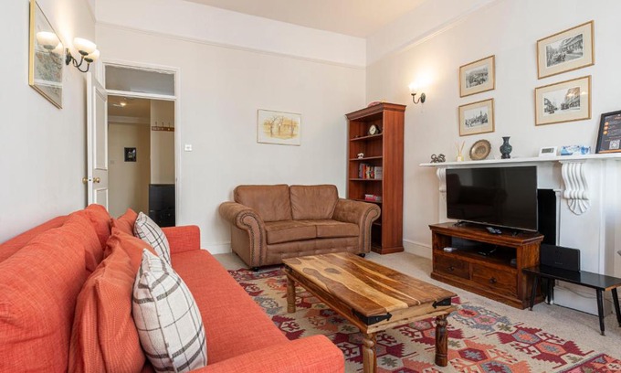 West Brompton Apartment | Charming flat in West Brompton