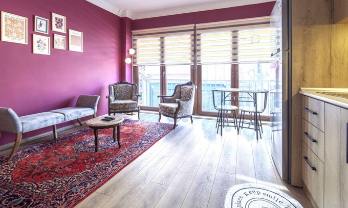 Fatih Apartment | Charming Flat near Kennedy Avenue in Fatih