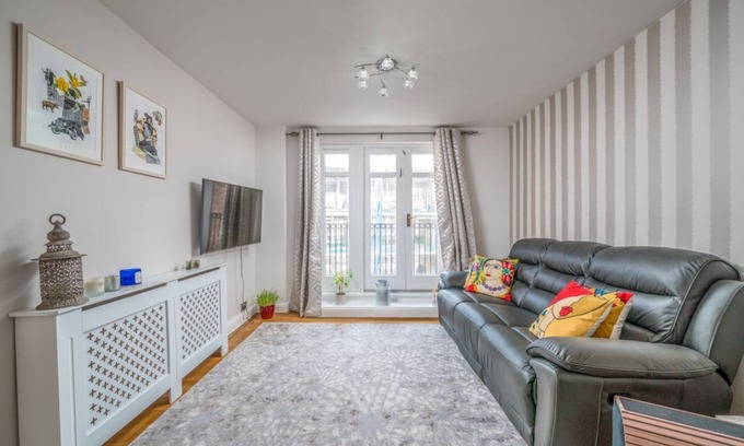 Prince's Apartment | Charming flat near Vauxhall Gardens