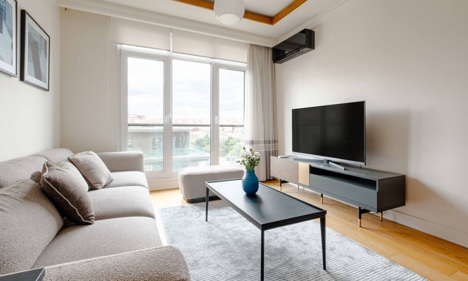 Beyoglu Apartment | Charming Flat w Balcony 12 min to Pera Museum