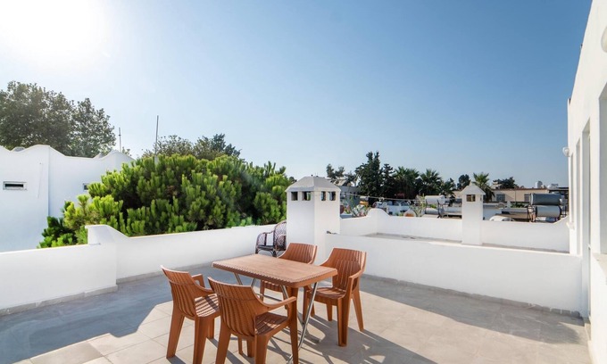 Turgutreis City Center Apartment | Charming Flat w Terrace 3 min to Beach in Bodrum
