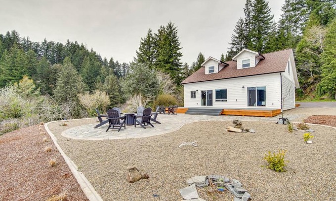 Florence House | Charming Florence Home with Fire Pit and River Views!