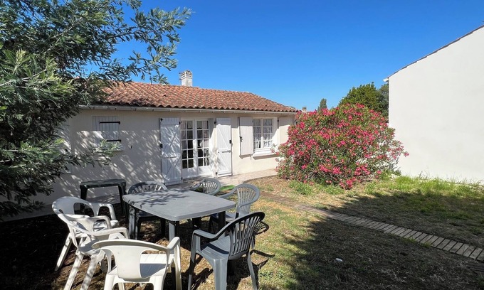 Le Grand-Village-Plage House | Charming house with garden, 10 min from the beach, perfect for couples or small families