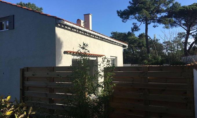 Le Grand-Village-Plage Villa | Charming villa with pool