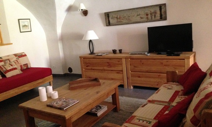 Monetier-les-Bains Apartment | Charming Serre-chevalier/Monetier 4/6-person apartment with garden.
