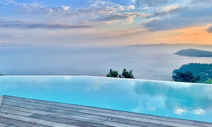 Cavalaire-sur-Mer Villa | CHARMING VILLA IN RAYOL HEAVENLY VIEW OF THE 3 ILES, ABSOLUTE CALMU.