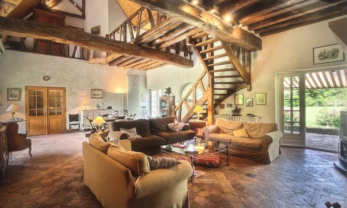 Rogny-les-Sept-Ecluses House | Charming gîte, benefiting from absolute calm and generous natural surroundings.
