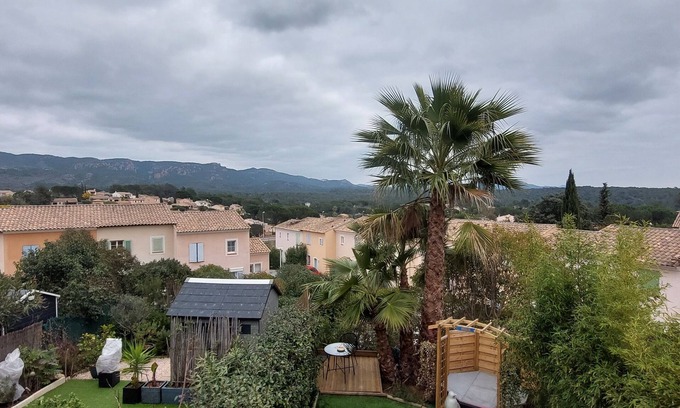 La Bouverie House | Charming atypical house, sleeps 4, with garden