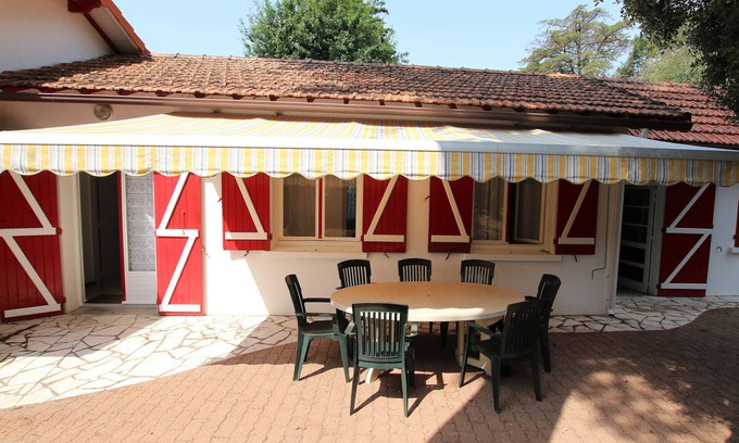 Saint-Brevin-l'Ocean House | Charming Coastal Home with Garden, Near Shops & Beach, Pet-Friendly