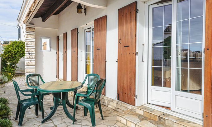 Saint-Trojan-les-Bains House | Charming House with Terrace, Parking, and Comfort 10 min from Beach and Harbor