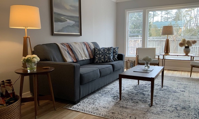 Ellison Bay Cottage | Charming garden cottage downtown Ellison Bay walking distance to lake and shops