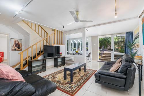 Yarralumla Apartment | Charming Garden Guest Suite in Leafy Yarralumla