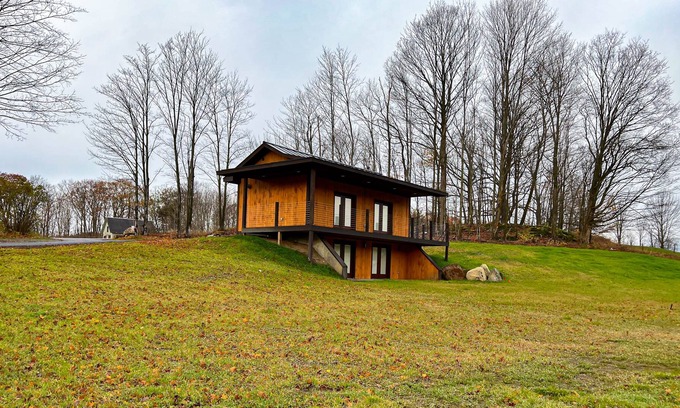 Chittenden County House | Charming getaway for two with fast WiFi, full kitchen, deck, & shared firepit