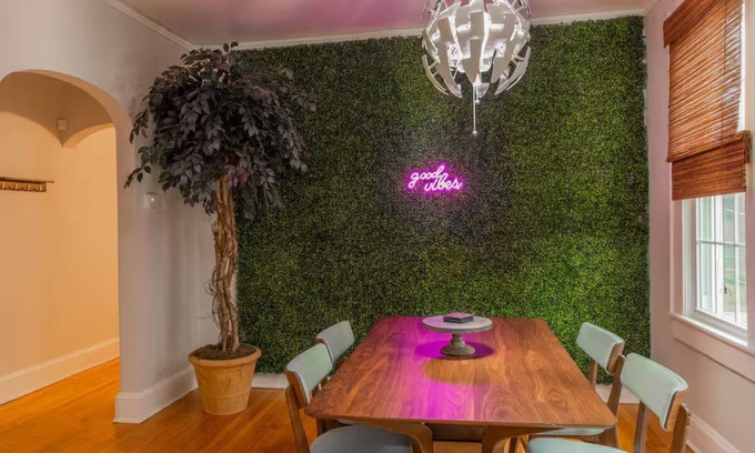 Ghent Condo | Charming Getaway in Historic Ghent