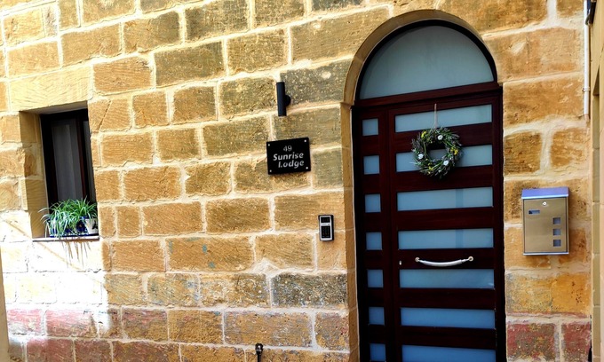 Ghajnsielem Bed & Breakfast | Charming Ghajnsielem Guest House, Steps away from Mgarr Harbor