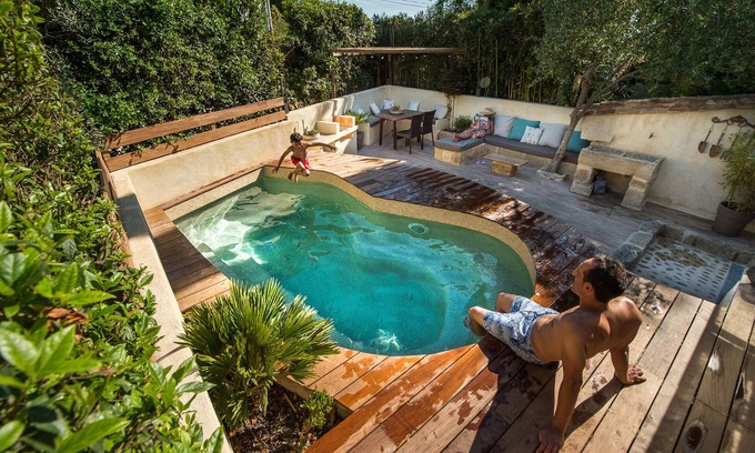 Gallician Cottage | Charming gite in the Camargue with private heated pool and jacuzzi