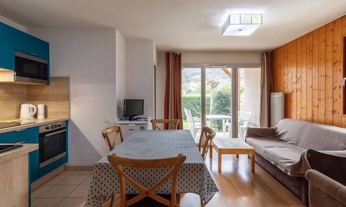 Esterre Apartment | Charming Ground Floor Apartment with Garden, 2BR, Pool & Sauna Access, Luz-Saint-Sauveur