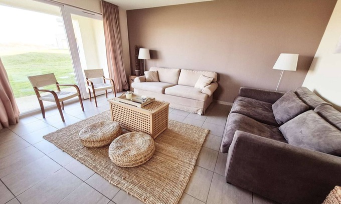 Wimereux Apartment | Charming Ground Floor Apartment with Wifi and Parking, 2 Bedrooms