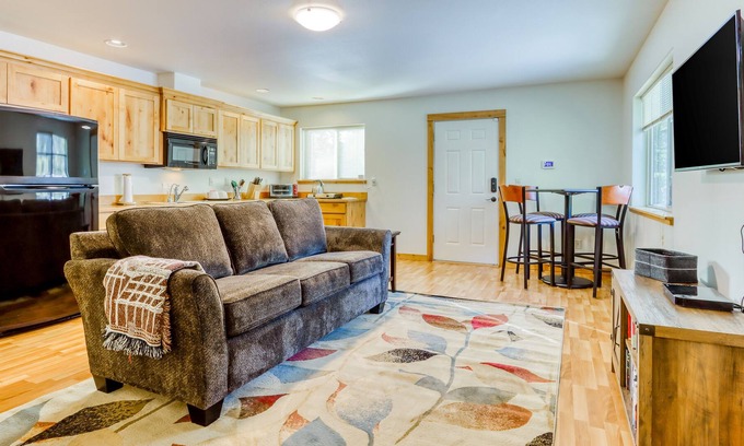 La Pine Apartment | Charming Guest House in Deschutes National Forest near State Park and Lake