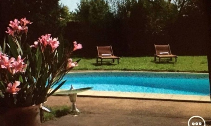 Florentin House | Charming guest room with swimming pool