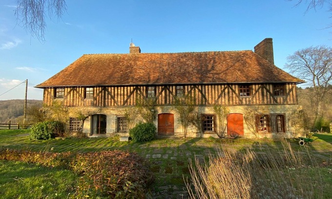 Neuville-sur-Touques House | Charming house in the grounds of a Pays d'Auge manor house
