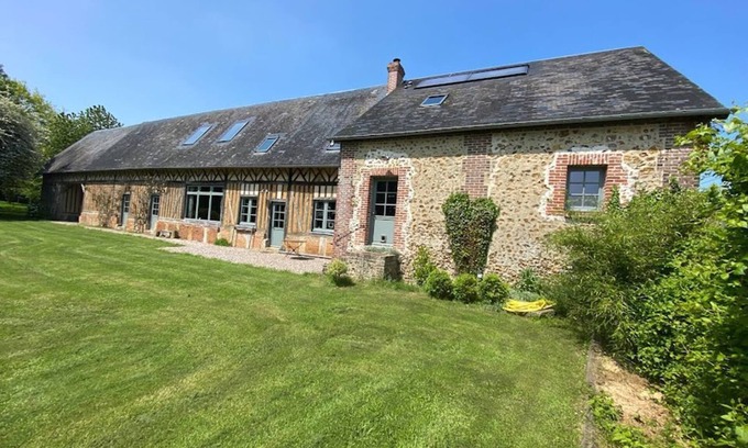 Meulles House | Charming half-timbered ancient barn in Normandy