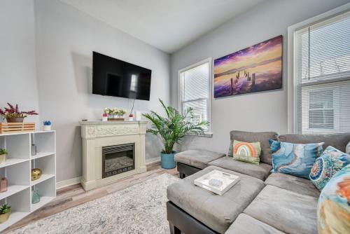 Hampton House | Charming Hampton Home Near Downtown and Beaches!
