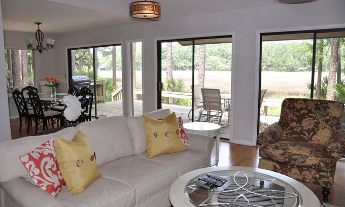 Sea Pines House | Charming Harbour Town Home - Walk to Harbor, Pool, Golf with 2 King/2 Queen
