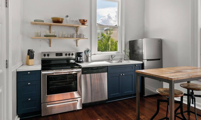 Faubourg Livaudais Apartment | Charming historic New Orleans apartment in the Garden District