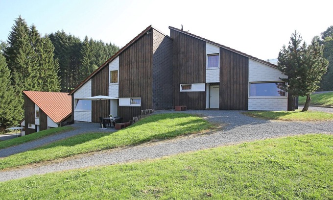 Untervalme House | Charming holiday home near the ski area