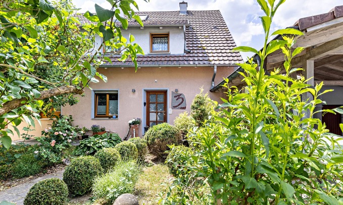 Tuebingen Apartment | "Charming Holiday Apartment" with Private Terrace and Wi-Fi