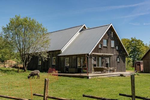 Laholm Apartment | Charming holiday apartment on a rural farm outside Laholm