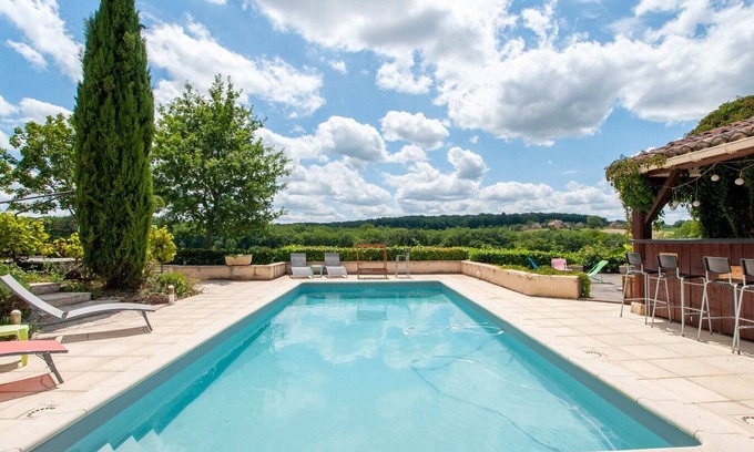 Degagnac House | Charming holiday home with pool