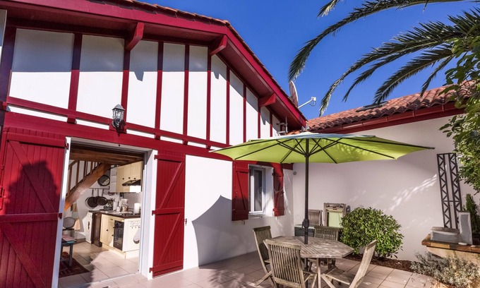 Bidart House | Charming holiday home with quiet sun terrace