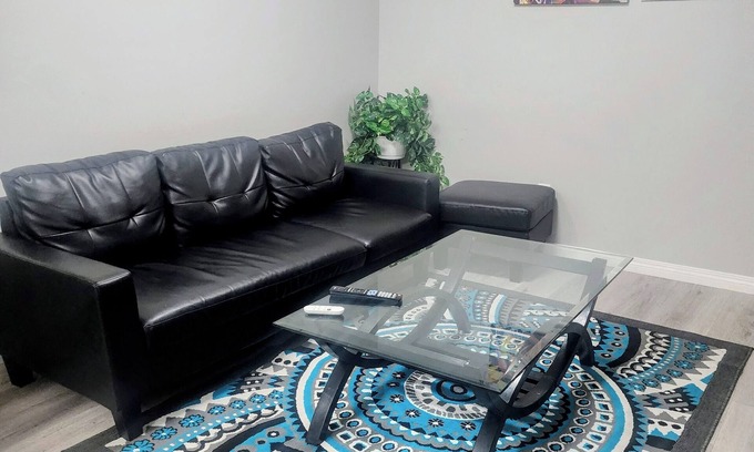Regina House | Charming Home Away from Home - Perfect for Families