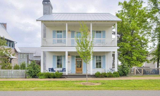 Eufaula House | Charming home in the heart of Carlton Landing!