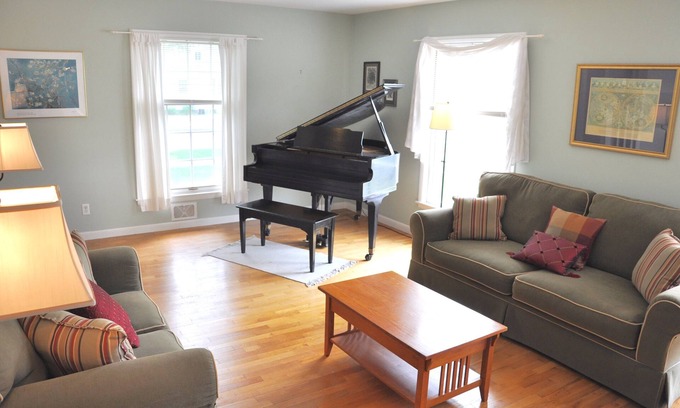 Holland House | Charming Home In Quiet Location Near Downtown Holland!