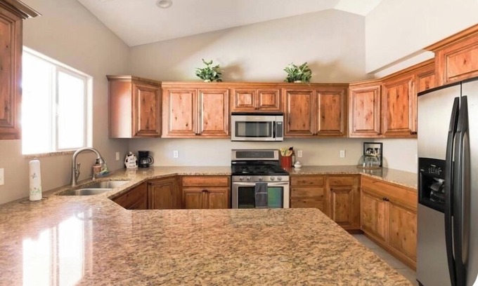 Toquerville House | Charming home, large yard, garage, quiet neighborhood!