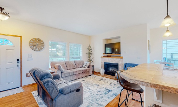 Rockaway Beach House | Charming home near the beach with firepit, deck, full kitchen, & washer/dryer