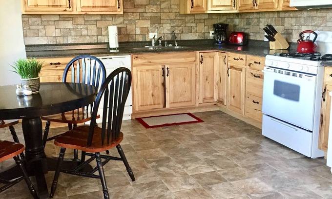 Gateway Apartment | Charming Home near Palmer with Hot Tub!