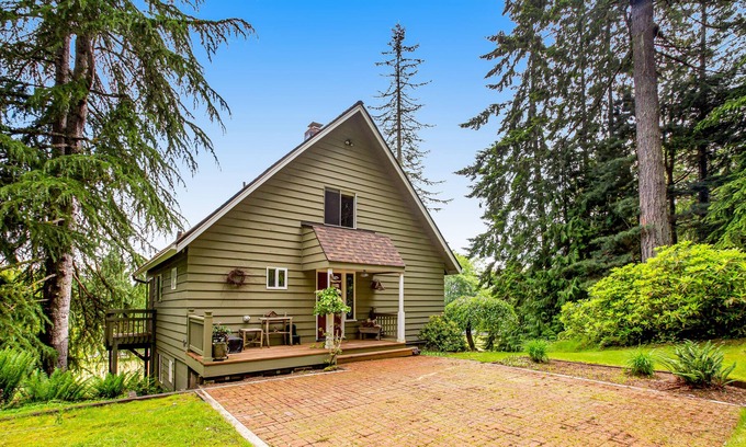 Langley House | Charming home on 2.58 acres near Langley with ocean view, deck & wood stove