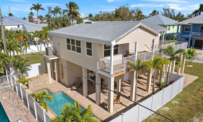 Hills T P House | Charming Home, Private Pool, Short Walk to Restaurants and Beach!