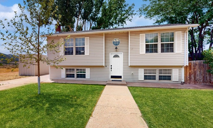 Parowan House | Charming home w/private backyard with deck & grill, near outdoor activities